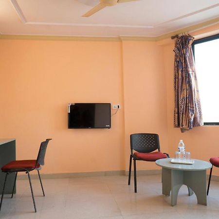 Oyo Flagship 37830 Hotel Aakar International Satara Ngoại thất bức ảnh