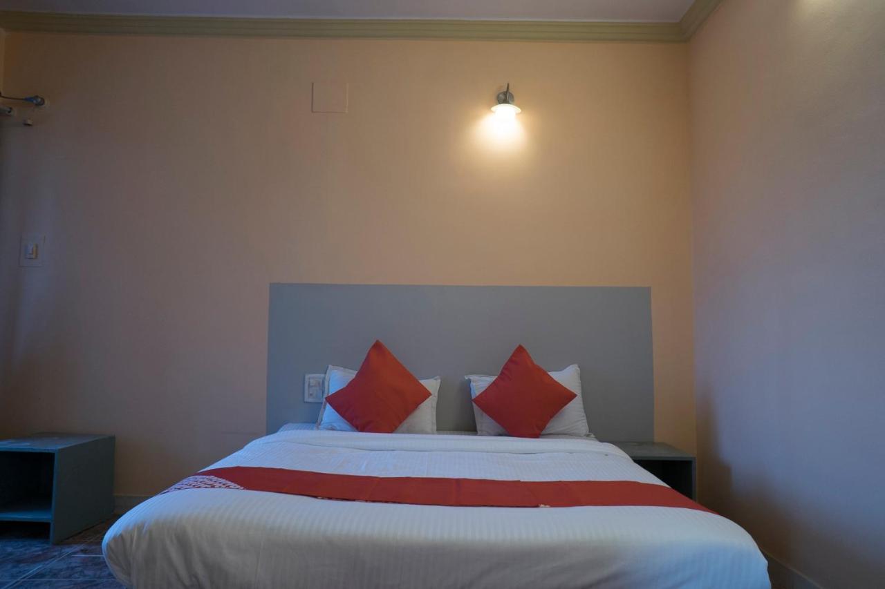 Oyo Flagship 37830 Hotel Aakar International Satara Ngoại thất bức ảnh