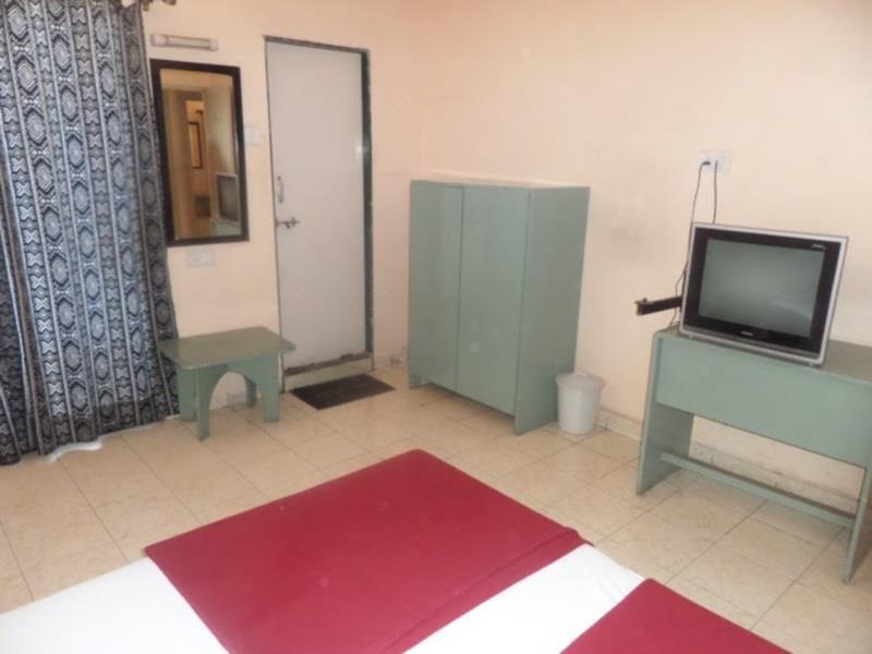 Oyo Flagship 37830 Hotel Aakar International Satara Ngoại thất bức ảnh