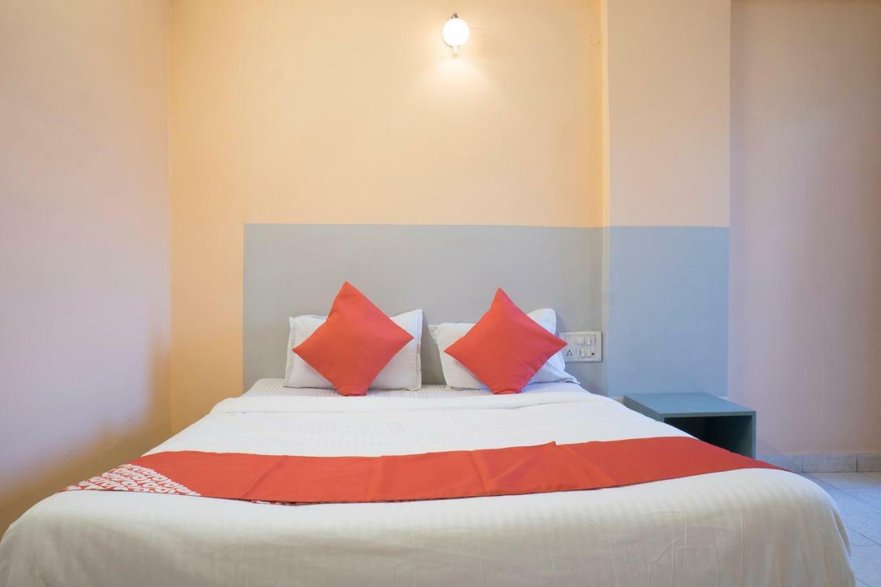 Oyo Flagship 37830 Hotel Aakar International Satara Ngoại thất bức ảnh
