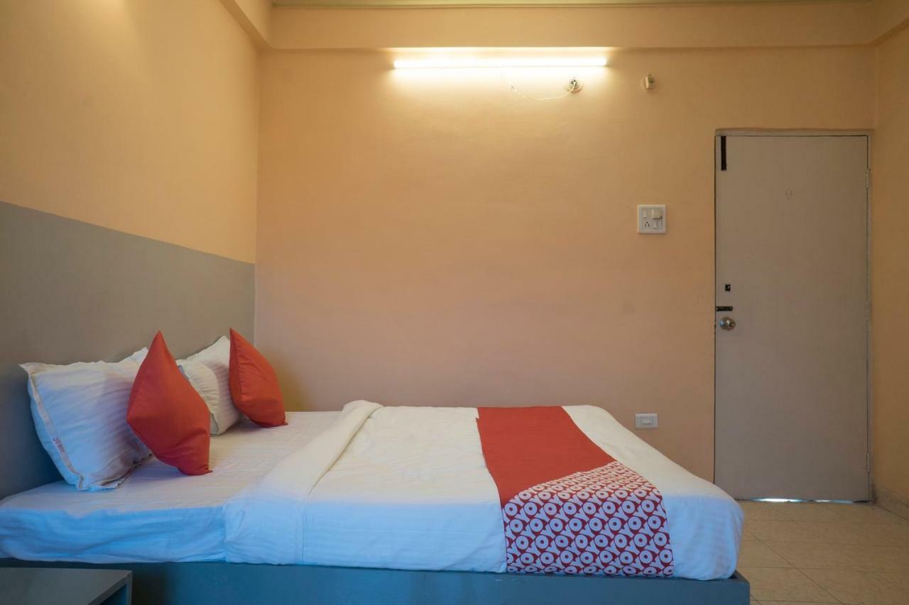 Oyo Flagship 37830 Hotel Aakar International Satara Ngoại thất bức ảnh