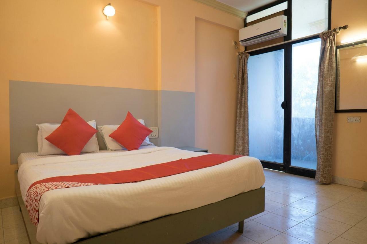 Oyo Flagship 37830 Hotel Aakar International Satara Ngoại thất bức ảnh