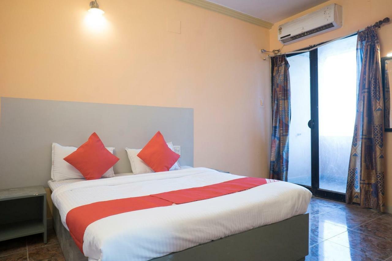 Oyo Flagship 37830 Hotel Aakar International Satara Ngoại thất bức ảnh