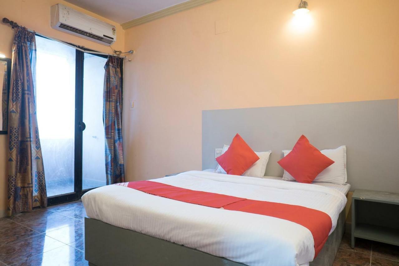 Oyo Flagship 37830 Hotel Aakar International Satara Ngoại thất bức ảnh